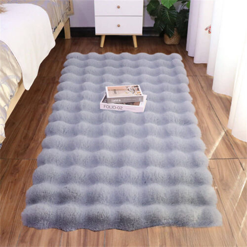 Ultra-Soft Plush Pet-Friendly Rug - Cozy & Durable