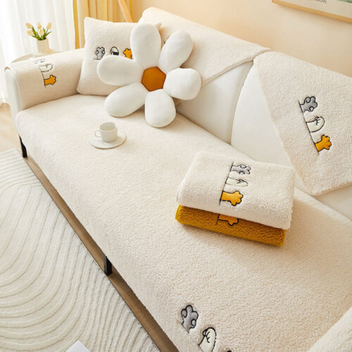 Lovely Cat's Paw Sherpa Fleece Anti-Slip Couch Cov