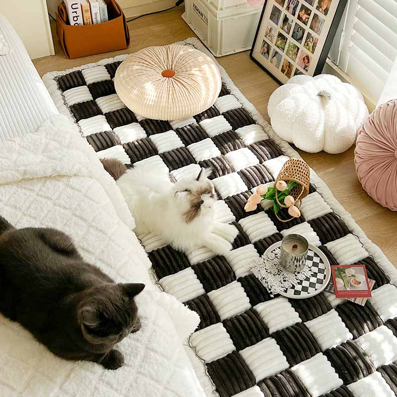 Cream-colored Large Plaid Square Fuzzy Pet Dog Mat